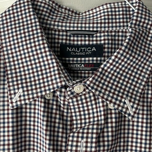 Nautica Men’s Classic Fit Long Sleeve Button Down - Picture 3 of 5